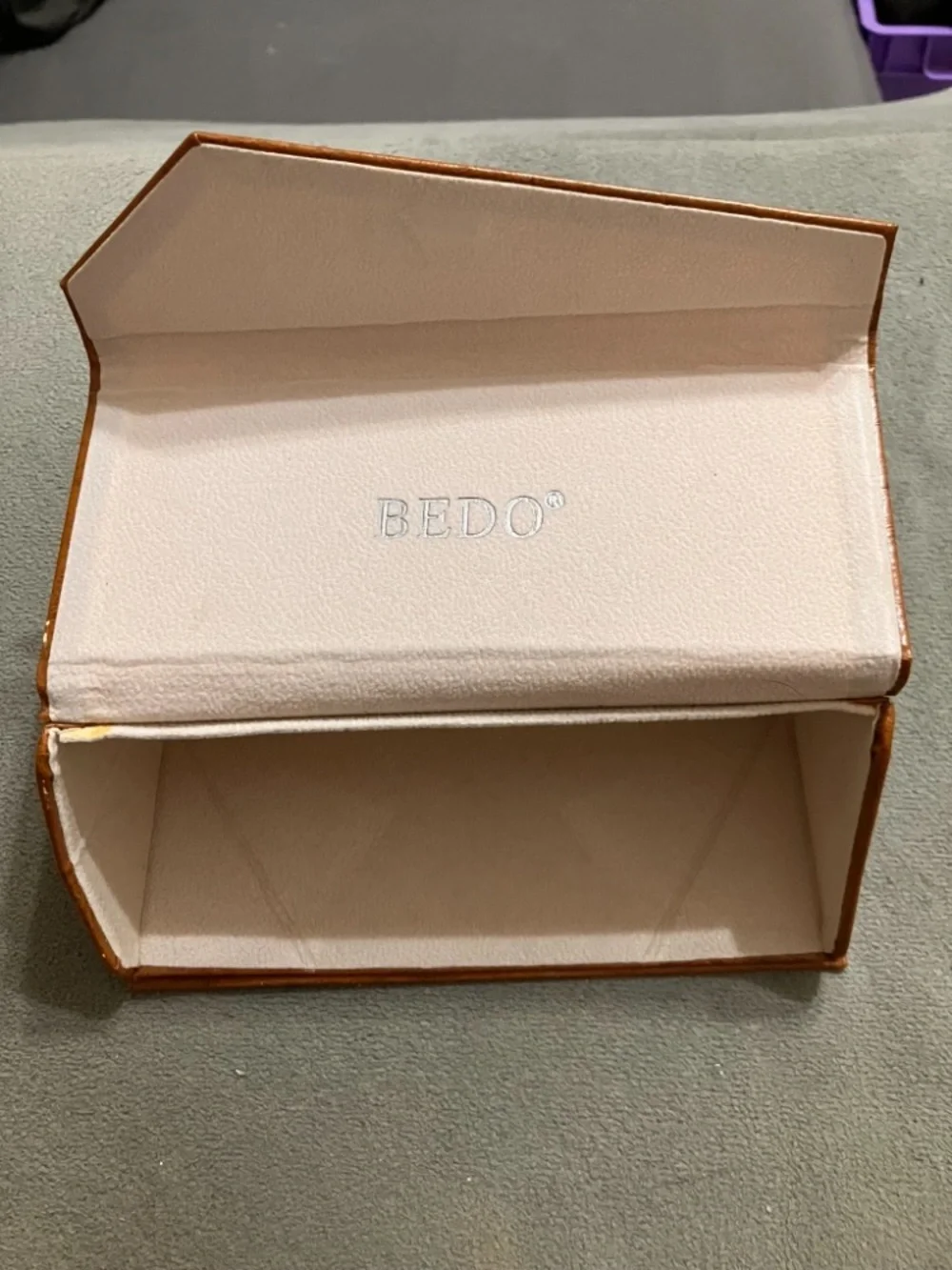 Tan Envelope Glasses Holder